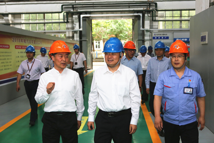 郝鹏参观调查人生就是博官网集团所属企业汽轮机公司
